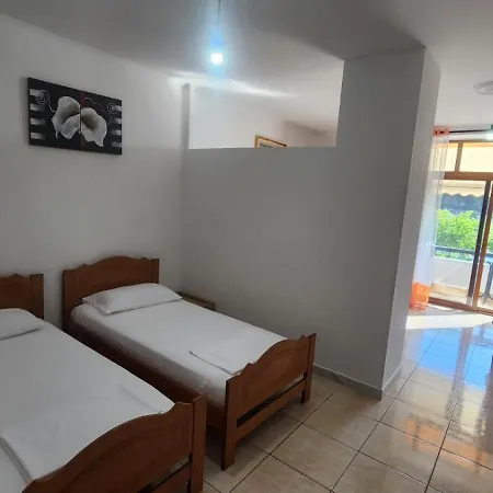 Vila Hodo Guesthouse Maison d'hôtes Vlorë